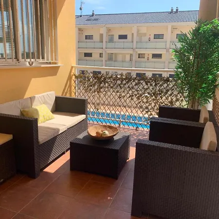 Precioso Residencial Con Piscina. Puçol